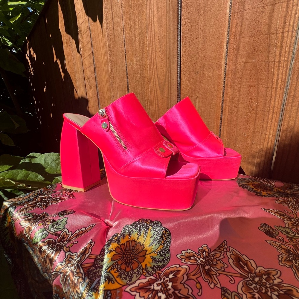 Fashion to Figure Hot Pink Platform Sandals